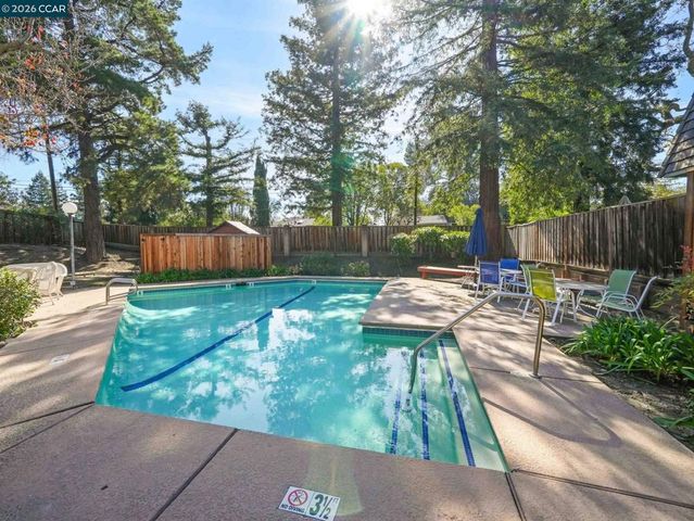 1622 1622 San Luis Rd, Walnut Creek, CA 94597