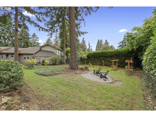 9511 Ne SKIDMORE St, Portland, OR 97220
