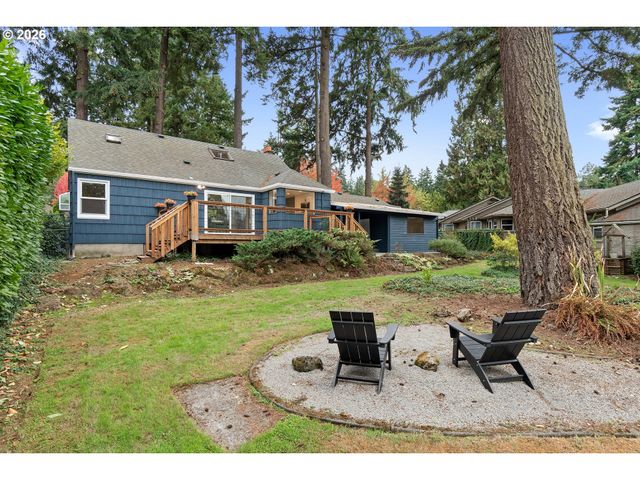 9511 Ne SKIDMORE St, Portland, OR 97220