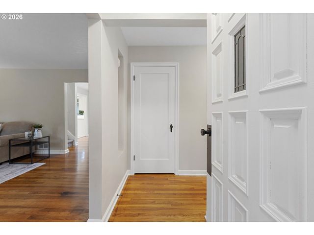 9511 Ne SKIDMORE St, Portland, OR 97220