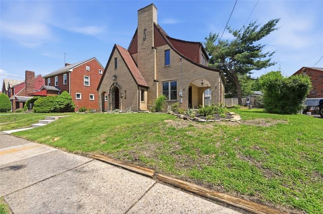 813 Locust Street Ext, New Kensington, PA 15068