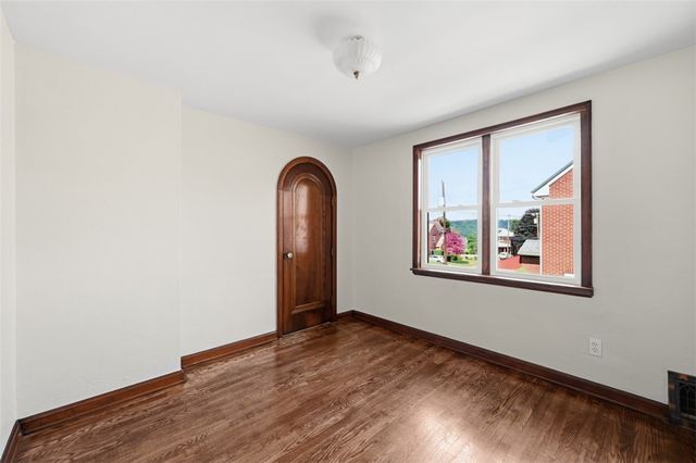 813 Locust Street Ext, New Kensington, PA 15068