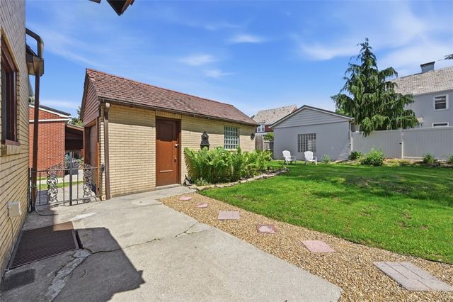 813 Locust Street Ext, New Kensington, PA 15068