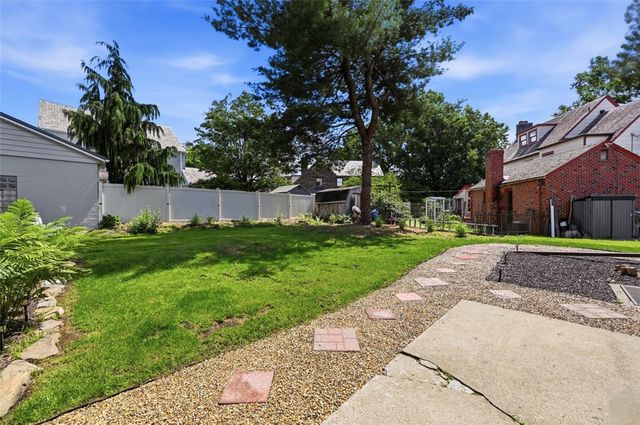 813 Locust Street Ext, New Kensington, PA 15068