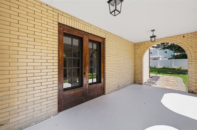 813 Locust Street Ext, New Kensington, PA 15068