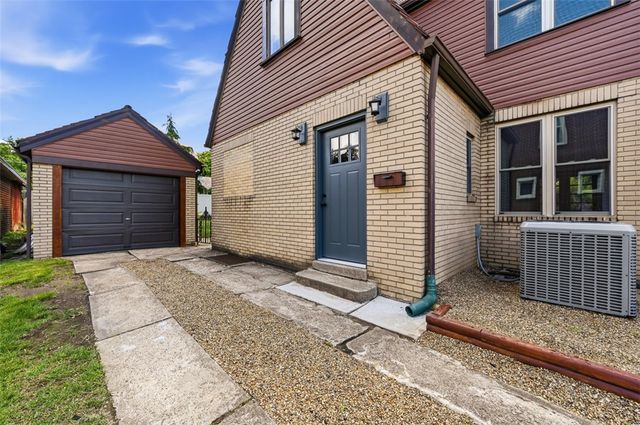 813 Locust Street Ext, New Kensington, PA 15068