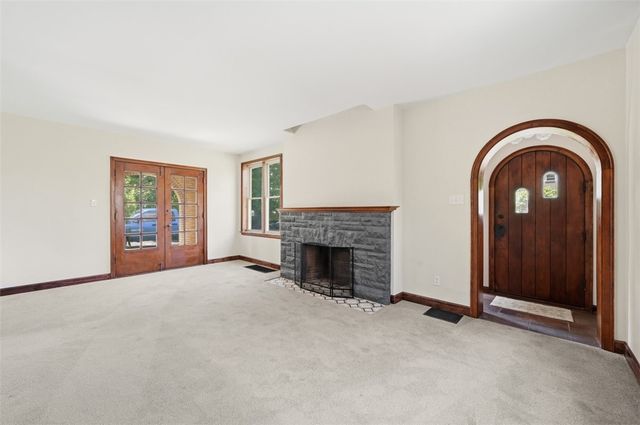813 Locust Street Ext, New Kensington, PA 15068