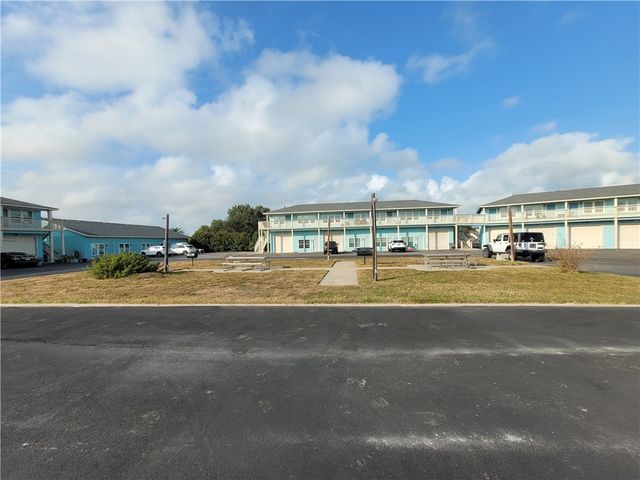 1809 Hillcrest, Rockport, TX 78382