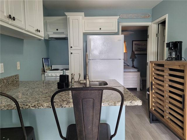 1809 Hillcrest, Rockport, TX 78382