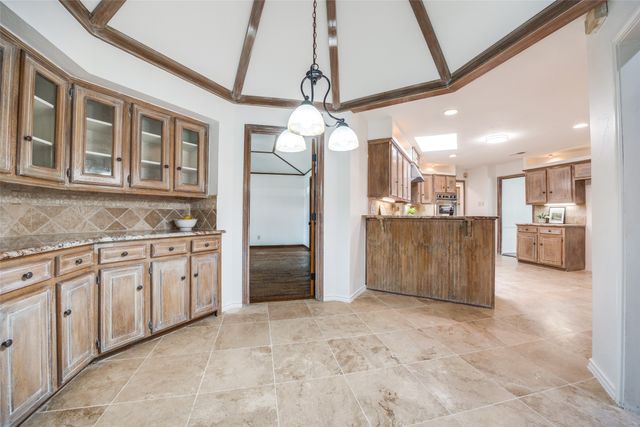 6844 Leameadow Drive, Dallas, TX 75248