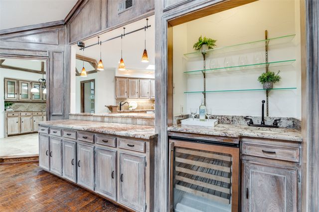 6844 Leameadow Drive, Dallas, TX 75248