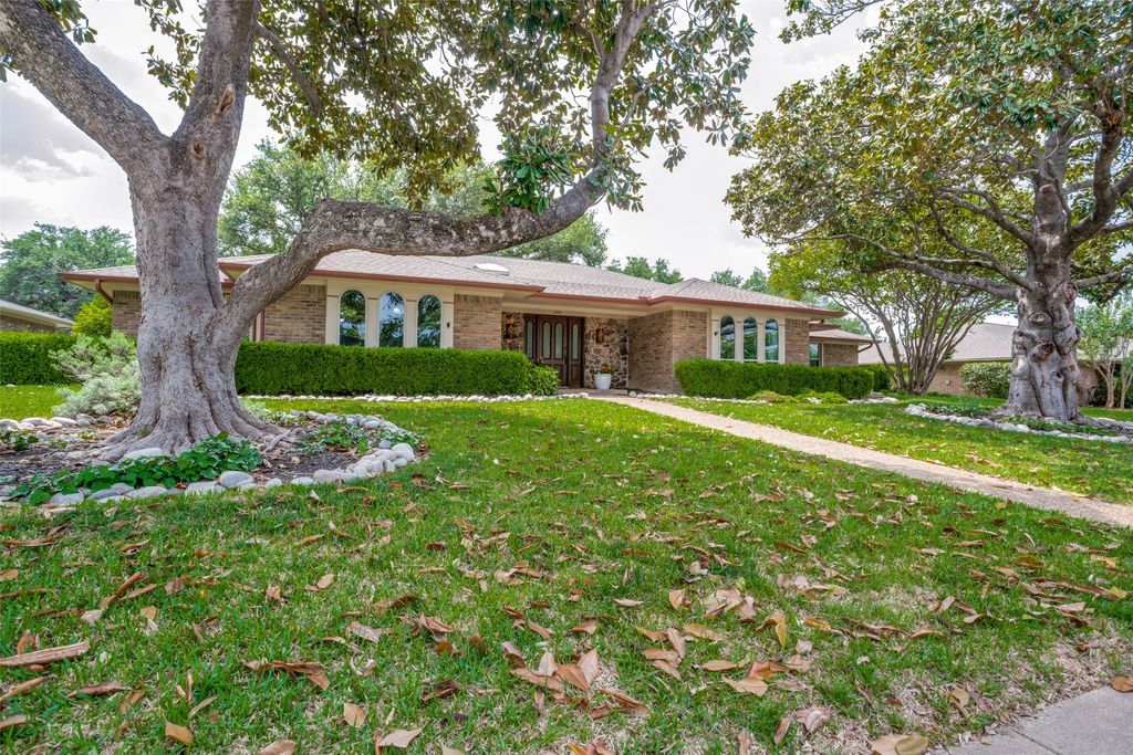 6844 Leameadow Drive, Dallas, TX 75248