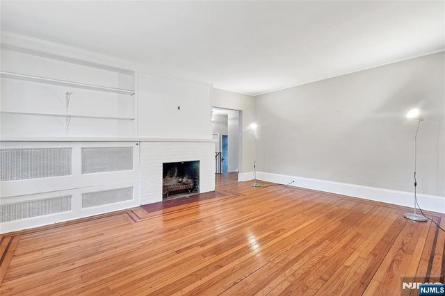38 Lynn Street, Harrington Park, NJ 07640
