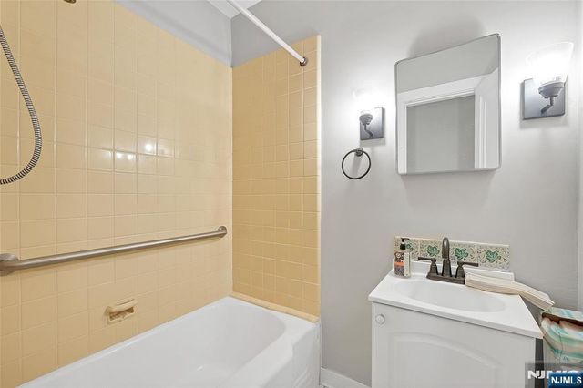 38 Lynn Street, Harrington Park, NJ 07640
