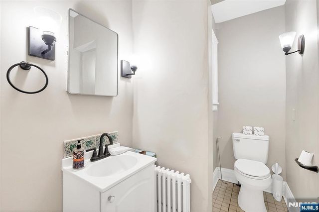 38 Lynn Street, Harrington Park, NJ 07640