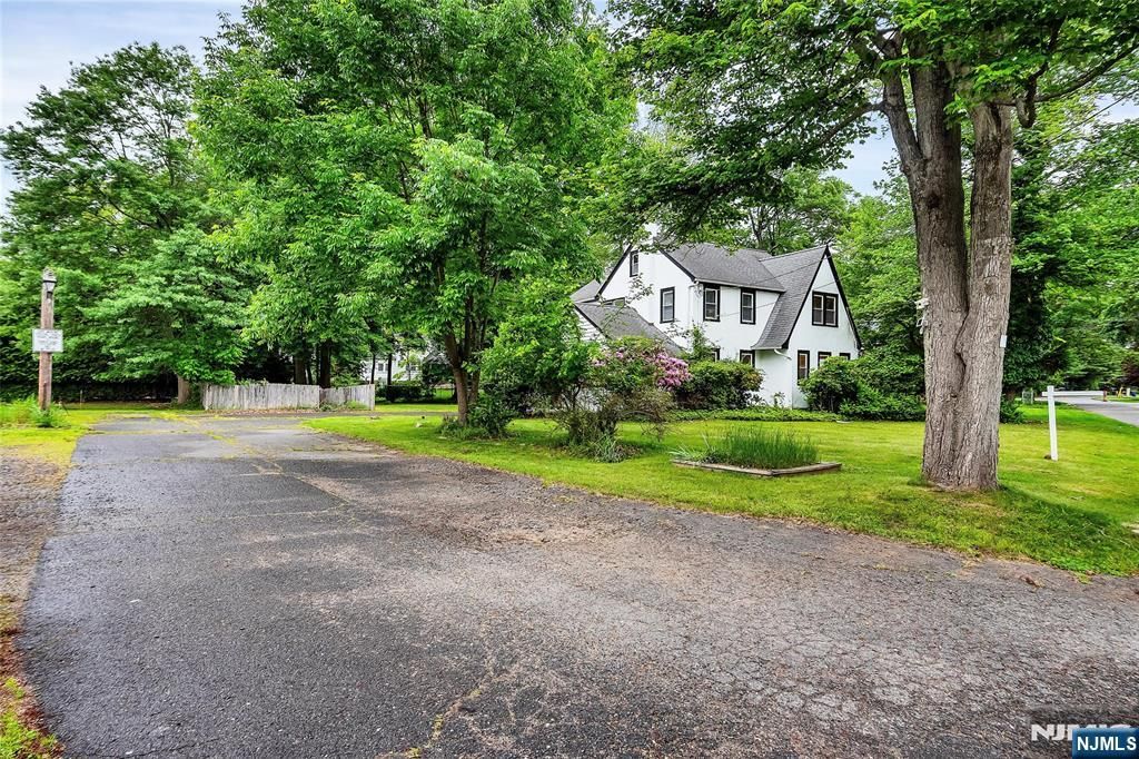 38 Lynn Street, Harrington Park, NJ 07640