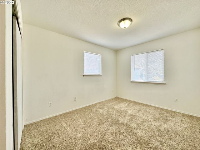 8421 Se INSLEY St, Portland, OR 97266