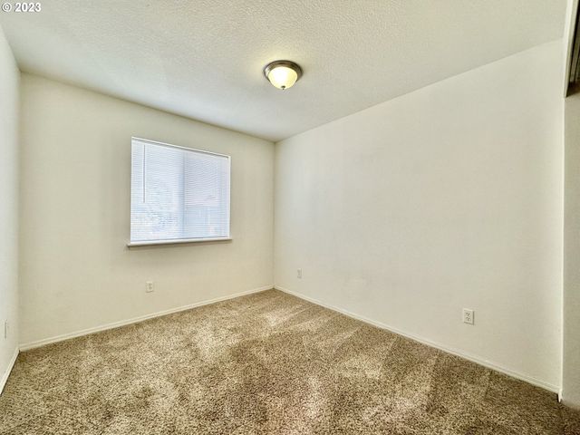 8421 Se INSLEY St, Portland, OR 97266