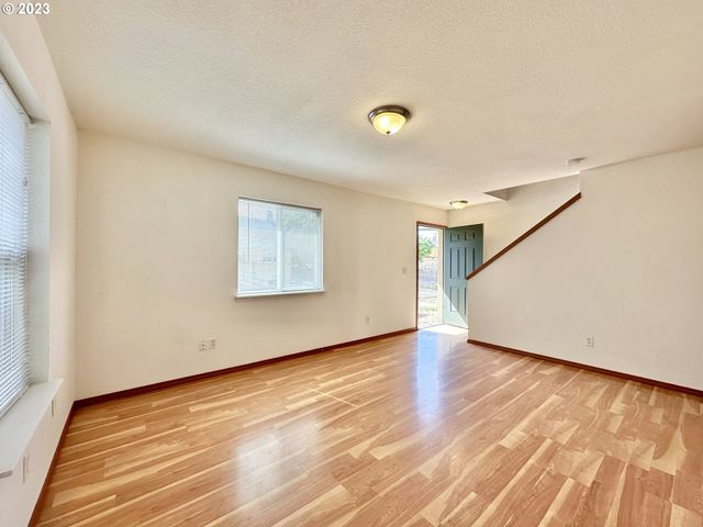 8421 Se INSLEY St, Portland, OR 97266