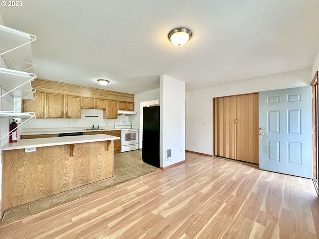 8421 Se INSLEY St, Portland, OR 97266