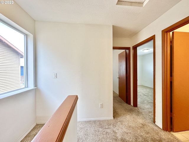 8421 Se INSLEY St, Portland, OR 97266