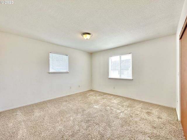 8421 Se INSLEY St, Portland, OR 97266