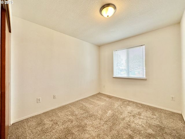 8421 Se INSLEY St, Portland, OR 97266