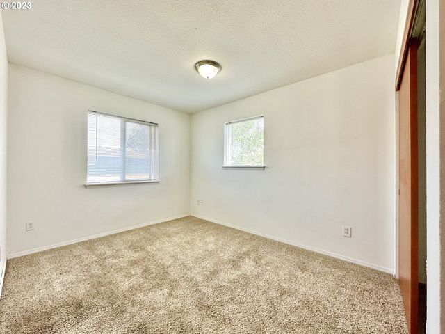 8421 Se INSLEY St, Portland, OR 97266