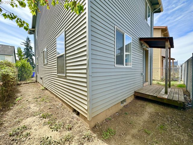 8421 Se INSLEY St, Portland, OR 97266