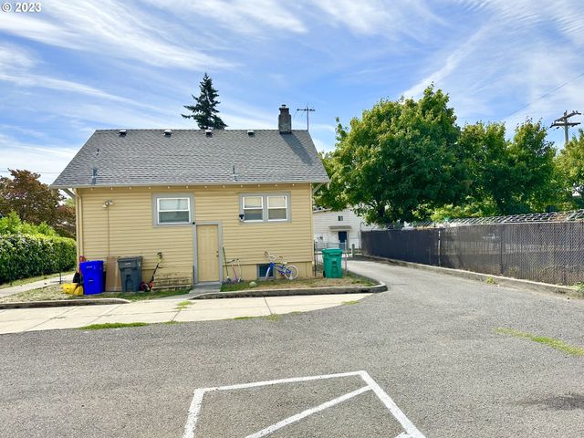 8421 Se INSLEY St, Portland, OR 97266