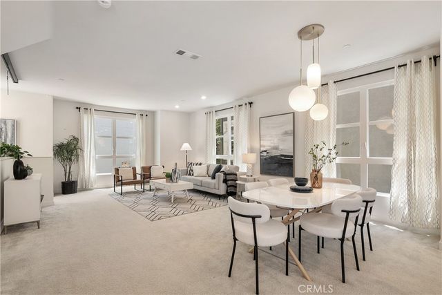 2700 41 E Chaucer E 41, Los Angeles, CA 90065