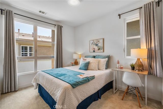 2700 41 E Chaucer E 41, Los Angeles, CA 90065
