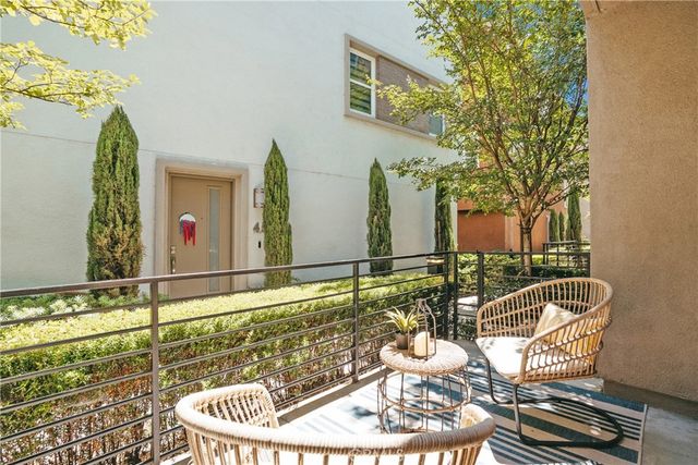 2700 41 E Chaucer E 41, Los Angeles, CA 90065