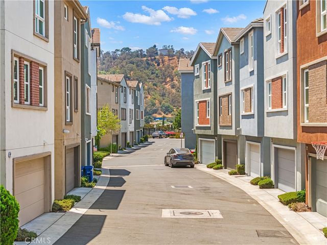 2700 41 E Chaucer E 41, Los Angeles, CA 90065