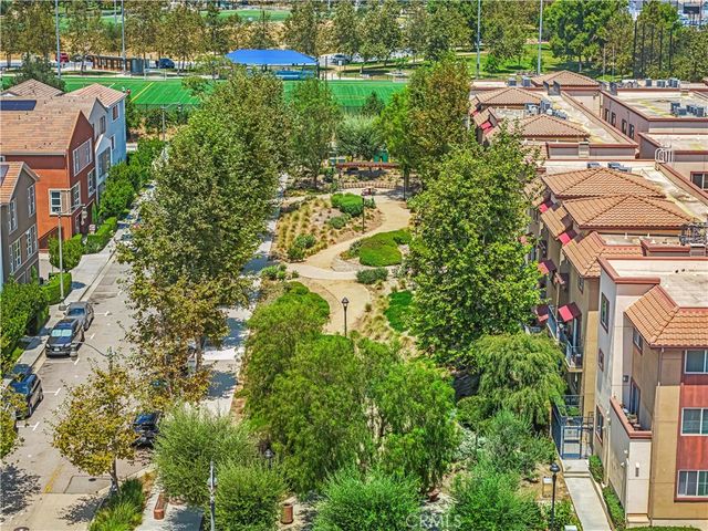 2700 41 E Chaucer E 41, Los Angeles, CA 90065