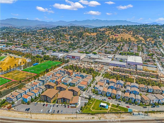 2700 41 E Chaucer E 41, Los Angeles, CA 90065