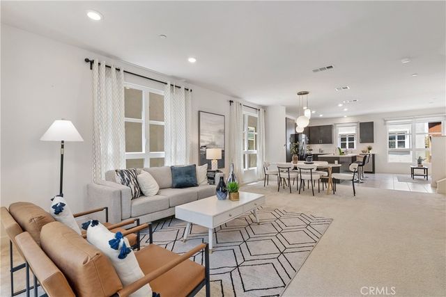 2700 41 E Chaucer E 41, Los Angeles, CA 90065