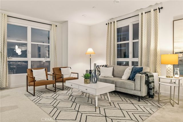 2700 41 E Chaucer E 41, Los Angeles, CA 90065