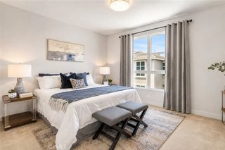 2700 41 E Chaucer E 41, Los Angeles, CA 90065