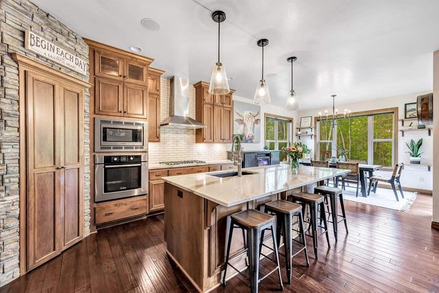 1241 FOLKESTONE DRIVE, Green Bay, WI 54313