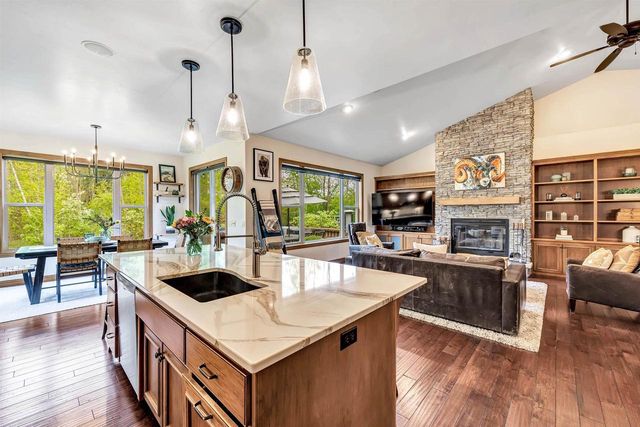 1241 FOLKESTONE DRIVE, Green Bay, WI 54313
