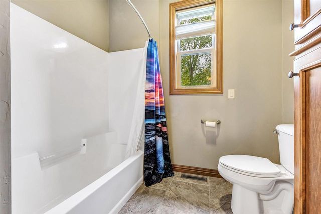 1241 FOLKESTONE DRIVE, Green Bay, WI 54313