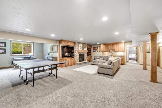 1241 FOLKESTONE DRIVE, Green Bay, WI 54313