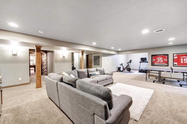 1241 FOLKESTONE DRIVE, Green Bay, WI 54313