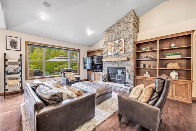 1241 FOLKESTONE DRIVE, Green Bay, WI 54313