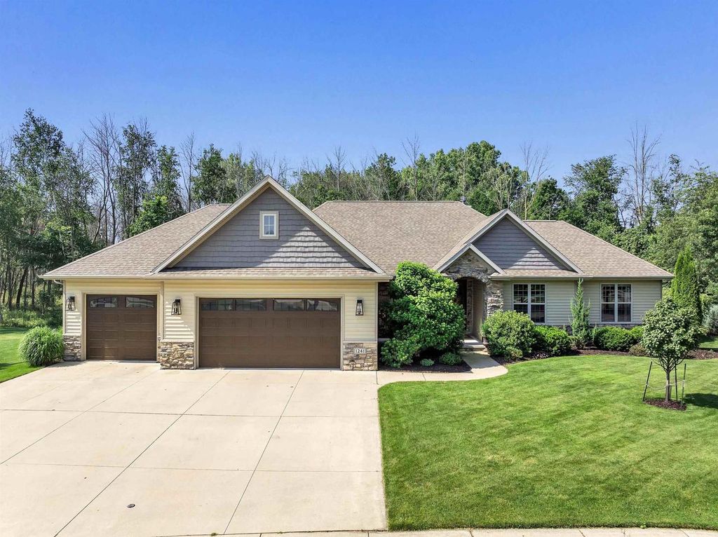 1241 FOLKESTONE DRIVE, Green Bay, WI 54313