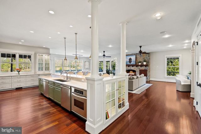 3285 HARNESS CREEK RD, Annapolis, MD 21403