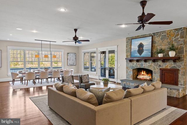 3285 HARNESS CREEK RD, Annapolis, MD 21403