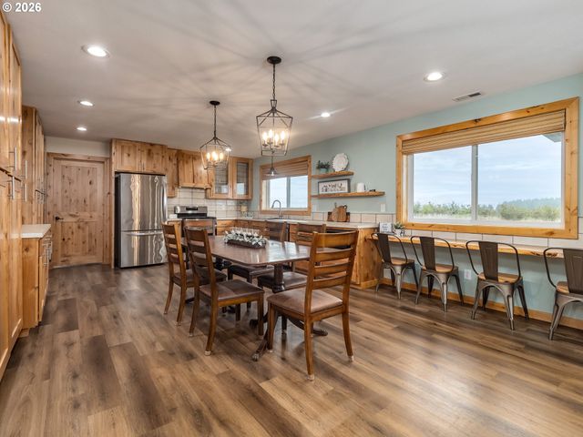 36211 Se WILDCAT MOUNTAIN Dr, Eagle Creek, OR 97022