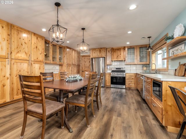 36211 Se WILDCAT MOUNTAIN Dr, Eagle Creek, OR 97022